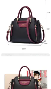 Comparaison détaillée des dimensions du sac bicolore avec un magazine et une tablette