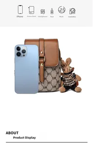 Sac à bandoulière rétro pour téléphone montrant la capacité et la taille avec charme lapin