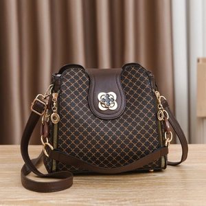 Women PU Leather Bucket Bag With Clover Twist Lock Geometric Pattern Retro Shoulder Crossbody Handbag For Daily Travel