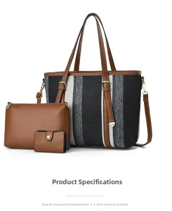 Set da tre pezzi con borsa tote a righe e piccole bustine in ecopelle marrone