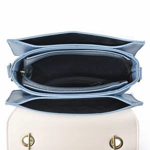 Hellblau-beige Umhängetasche mit drei Innenfächern und goldenen Ring-Beschlägen