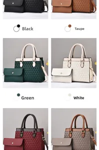 Dettaglio della grande borsa tote con rilievo geometrico e bustina coordinata in sei colori