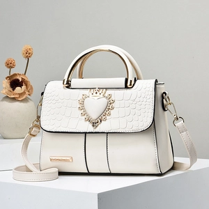 Women PU Leather Handbag Crocodile Embossed Crossbody Bag With Metal Handle Crown Heart Buckle Vintage Fashion