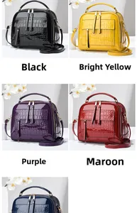 Détails de sacs fourre-tout spacieux à motif crocodile disponibles en plusieurs couleurs