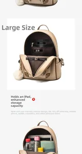 Vue détaillée de l'intérieur du sac à dos beige avec compartiments pour accessoires