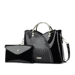 Ensemble sac à main moderne noir en simili cuir avec motif crocodile et poignées métal
