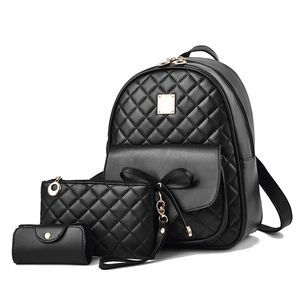 3-teiliges schwarzes Rucksack-Set aus gestepptem PU-Leder mit goldenem Schleifenanhänger