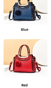 Détails des sacs à main en cuir PU à carreaux avec poignées en métal et breloques en bleu et rouge