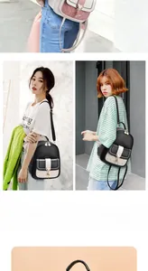 Détail d'un sac à dos bicolore en cuir PU avec boucle cœur et pendentif étoile