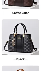 Detailansicht der Monogramm-Handtasche mit Blatt-Perlenanhänger und Gold-Logos
