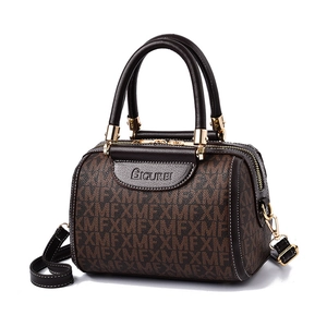 Classica borsa Boston marrone con monogramma XMF jacquard e dettagli dorati