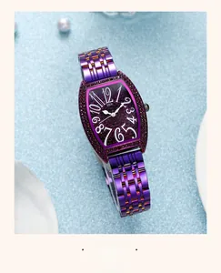 Dettaglio macro dell'orologio GEDI viola tonneau con lunetta in cristallo e acciaio