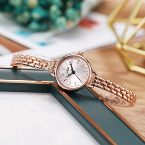 Montre Bracelet Femme Élégante Chaîne Fine Alliage Étanche Quartz Minimaliste Style Bijoux Montre-Bracelet