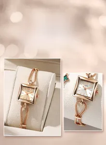 Detail van vierkant kwartshorloge met roségouden mesh-armband en wijzerplaat