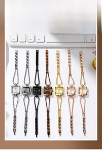 Set van dameshorloges met vierkante wijzerplaat en elegante metalen schakelarmbanden