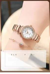 Détail d'une montre GEDI pour femme en or rose avec lunette en zircon et bracelet assorti
