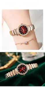Gros plan sur la montre GEDI or rose avec cadran bordeaux et bracelet assorti
