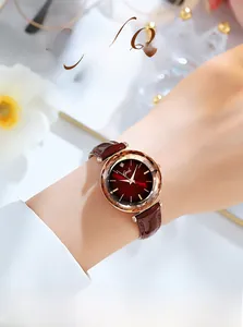 Montre à quartz élégante pour femme avec bracelet en cuir bordeaux et cadran facetté