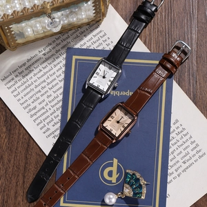 Elegant rectangular GEDI quartz watch with vintage leather strap for women
