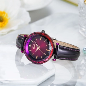 Montre quartz femme élégante avec cadran dégradé violet et bracelet en cuir noir