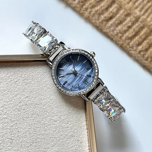 Fashion Women Bracelet Watch Alloy Rhinestone Bezel Square Zirconia Strap Elegant Artificial Pearl Shell Dial Quartz Wristwatch