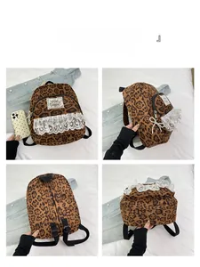 Vues détaillées du sac à dos enfant à imprimé léopard avec dentelle et perles
