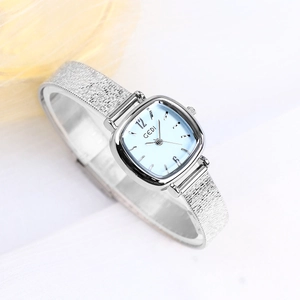 Montre Femme Quartz Bracelet En Maille Acier Inoxydable Cadran Carré Étanche Minimaliste Élégante Mode
