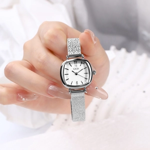 Montre à quartz GEDI carrée argentée avec bracelet en acier inoxydable pour femmes