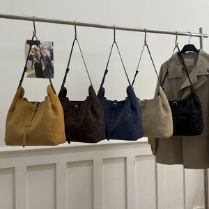 Minimalist large capacity tote bag with adjustable strap in five trendy matte colors