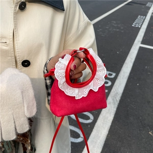 Mini sac à main rouge en velours pour filles avec bordure en dentelle blanche