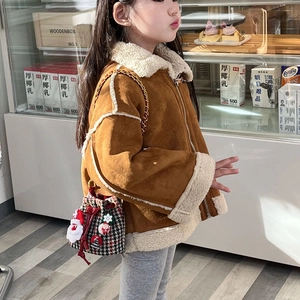 Sac seau pied-de-poule pour enfants avec breloques de fête et veste en polaire