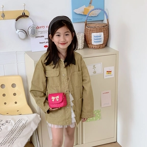 Sac bandoulière rose matelassé pour filles avec nœud doré et bandoulière chaîne