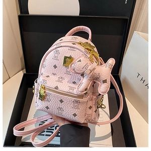 Mini zaino rosa con stampe di orsi, placca logo in metallo dorato e charm coordinato