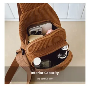 Details zur großen Kapazität und den Reißverschlussfächern der Cord-Brusttasche für Kinder