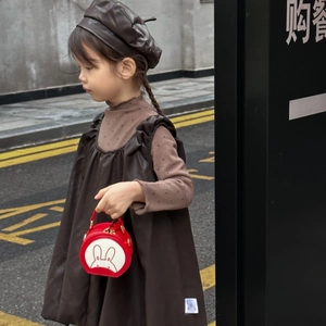 Toddler fashion set with brown retro dress, beret and red rabbit round crossbody bag