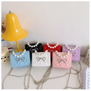 Mini sacs bandoulière matelassés avec poignées en perles et nœud en six coloris