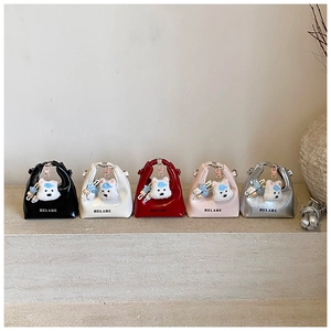 Mini sacs à main pour enfants en cinq couleurs avec breloques chien et bandoulières