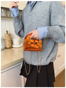 Mini sac à bandoulière orange brillant pour filles avec nœud et fine chaîne dorée