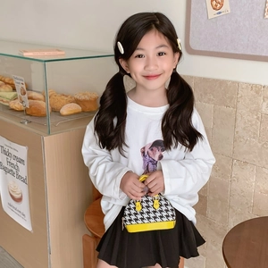 Mini borsa a conchiglia gialla pied-de-poule per bambina con manico a catena