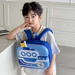 Sac à dos 3D en forme de bateau bleu pour enfant avec texte Captain sur le modèle