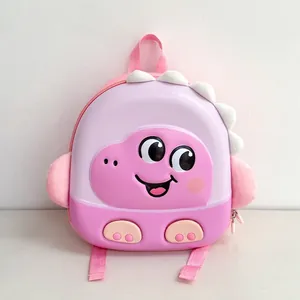 Vue détaillée d'un sac à dos dinosaure rose pour enfants au design 3D rigide