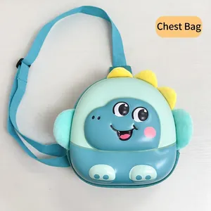 Détail du sac de poitrine dinosaure bleu pour enfants avec coque rigide et sangle