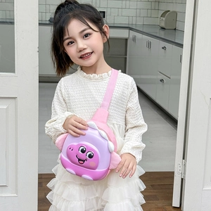 Sac de poitrine dinosaure mignon en coque rigide rose et violet pour enfants avec sangle