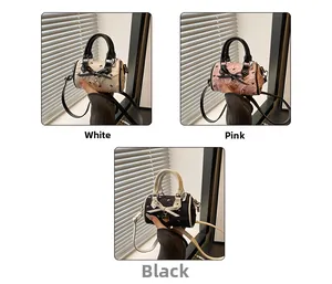 Comparaison détaillée des mini sacs à nœud en blanc, rose et noir avec breloque cœur