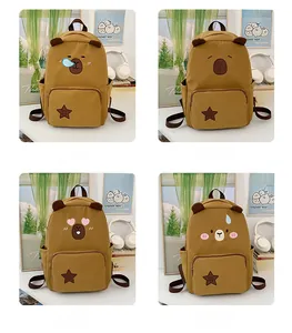 Détails du sac à dos Capybara avec quatre expressions mignonnes et écusson en forme d'étoile