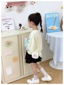 Mini sac à bandoulière rond blanc pour enfant avec impression mignonne d'ours