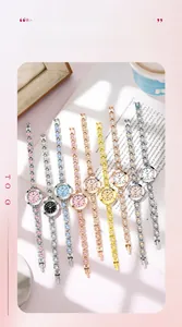 Vue détaillée de montres-bracelets élégantes à mouvement quartz et chaînes en cristaux