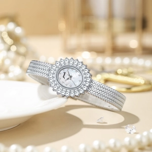 Women Quartz Watch Elegant Vintage Style Alloy Mesh Strap Rhinestone Flower Bezel Mother Of Artificial Pearl Dial
