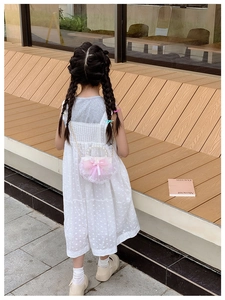 Sac à main fille en dentelle blanche avec nœud rose, poignée perle et chaîne dorée