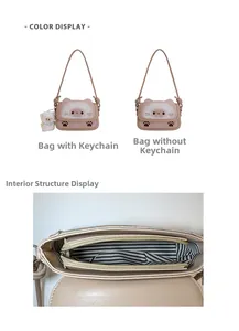 Dettaglio borsa gatto toast con fodera interna a righe e scomparto centrale con zip